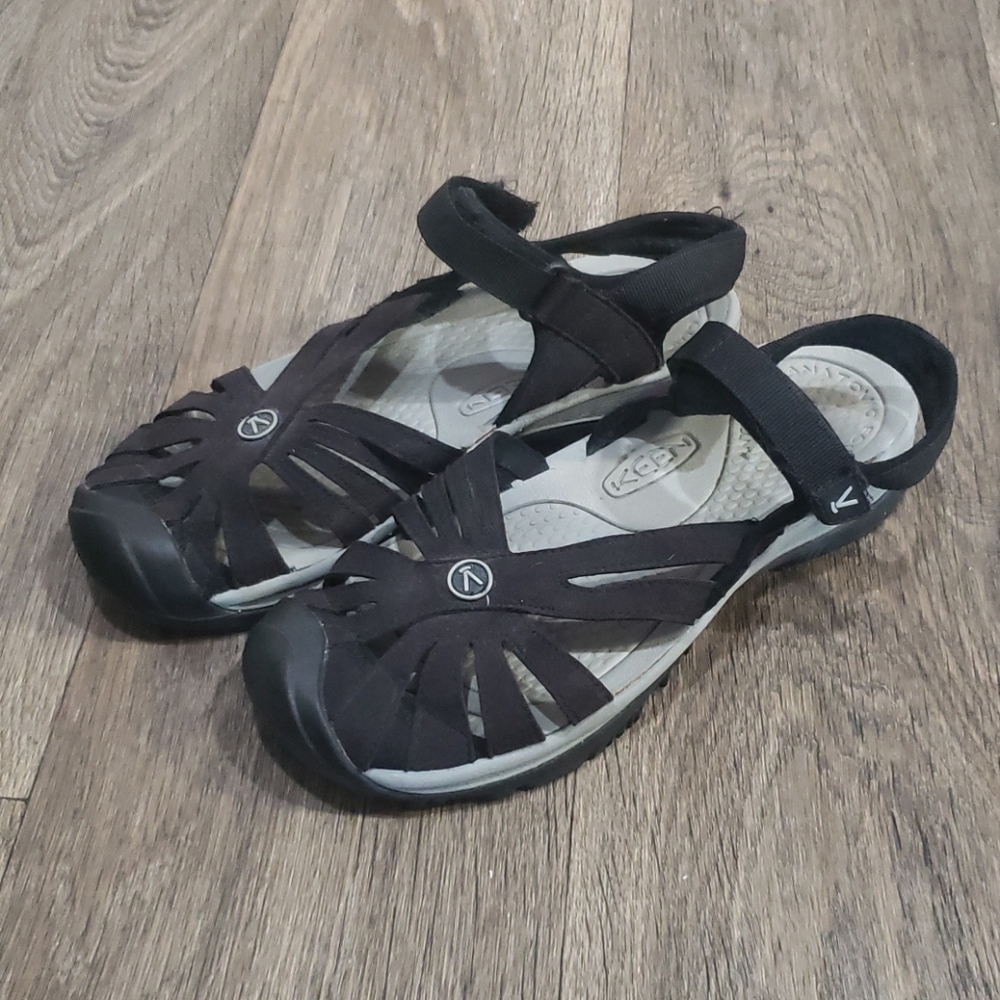 Keen "Rose" Sandal in Black and Gray, Womens 8